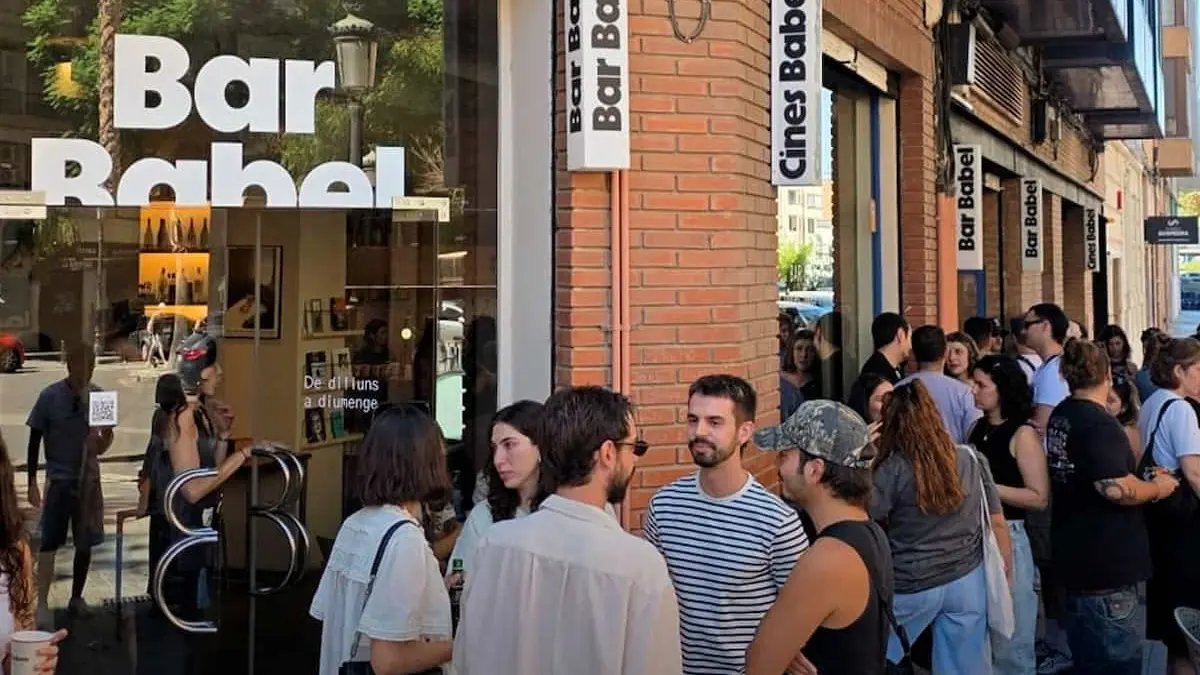 Vuelve el combo peli y vermut de fin de semana a Cines Babel