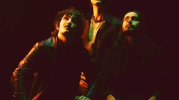 DIRTY SOUND MAGNET
